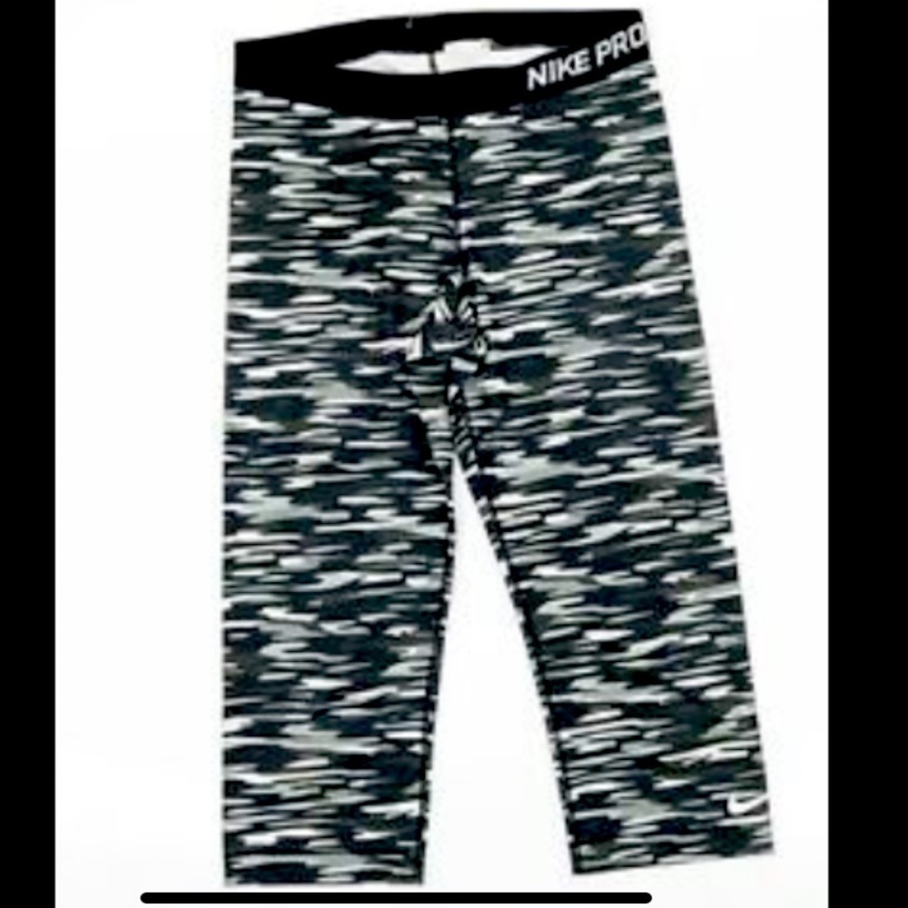 Nike Pro- Capri Leggings - image 2